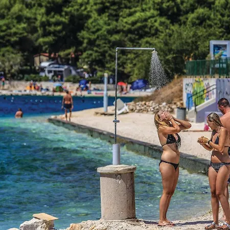 Amazing In Okrug Gornji With Wifi Apartment *